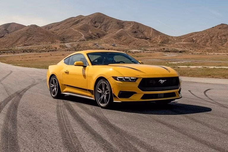 2025 Ford 2024 Mustang® EcoBoost® Fastback - Image 8