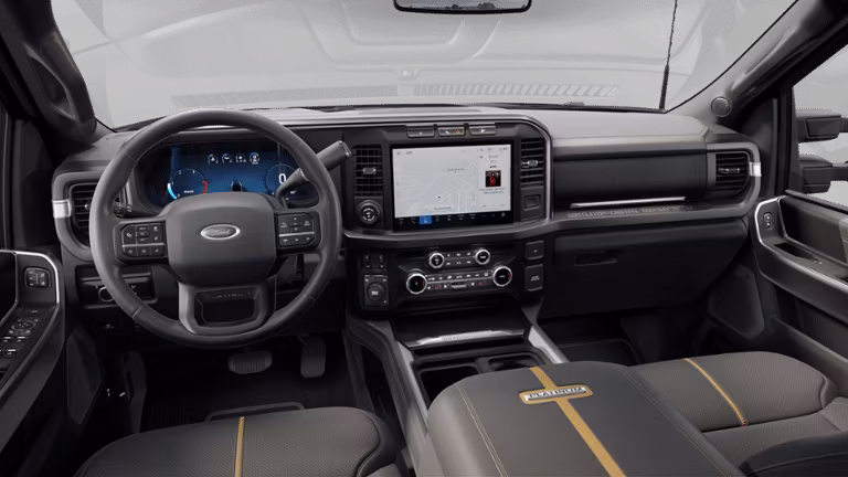 2025 Ford 2024 Super Duty® F-250® Platinum 7.3L 2V DEVCT NA PFI V8 Gas - Image 7