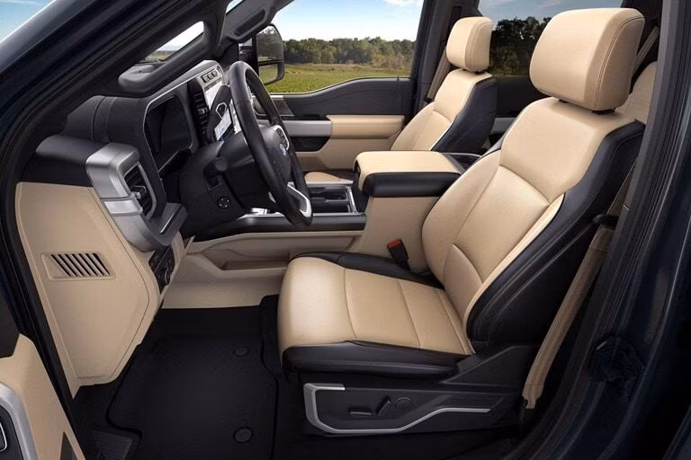 2026 Ford F-350® Lariat® 7.3L 2-Valve PFI V8 Gas SuperCab 4X2/4X4 - Image 9