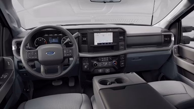 2025 Ford 2024 Super Duty® F-250® XLT 6.8-litre V8 Crew Cab 4x2/4x4 - Image 7
