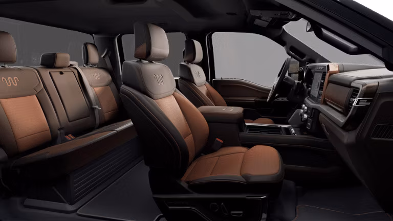 2025 Ford 2024 Super Duty® F-350® King Ranch® 6.8-litre V8 Crew Cab 4x2/4x4 - Image 9