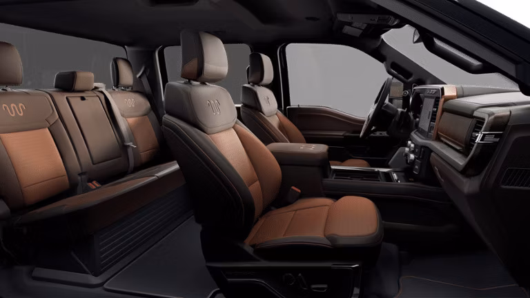 2025 Ford 2024 Super Duty® F-450® King Ranch® 6.8-litre V8 Regular Cab 4x2/4x4 - Image 10