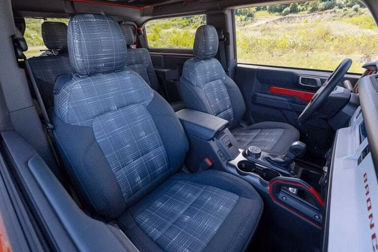 2025 Ford 2024 Bronco® Heritage Edition 2.3L EcoBoost® Raptor® (4-Door) - Image 8