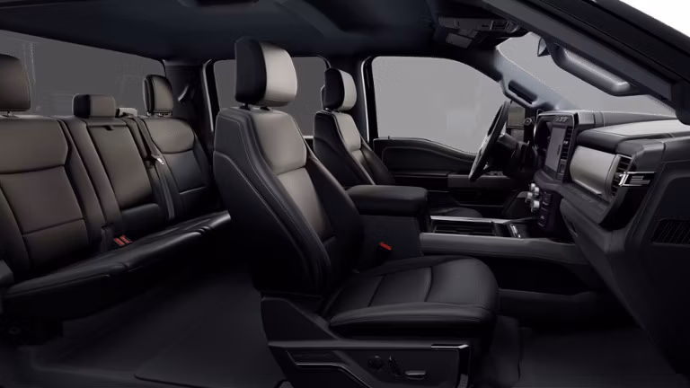 2025 Ford 2024 Super Duty® F-450® LARIAT 6.8-litre V8 Super Cab 4x2/4x4 - Image 2