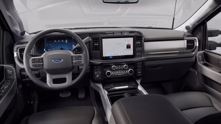 2025 Ford 2024 Super Duty® F-450® LARIAT 6.8-litre V8 Super Cab 4x2/4x4 - Image 6