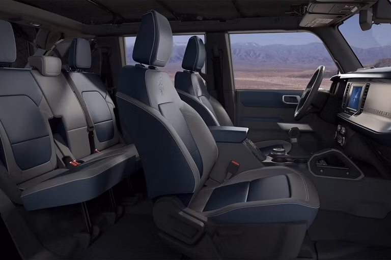 2025 Ford 2024 Bronco® Outer Banks® 2.3L EcoBoost® Everglades™ (4-Door) - Image 9