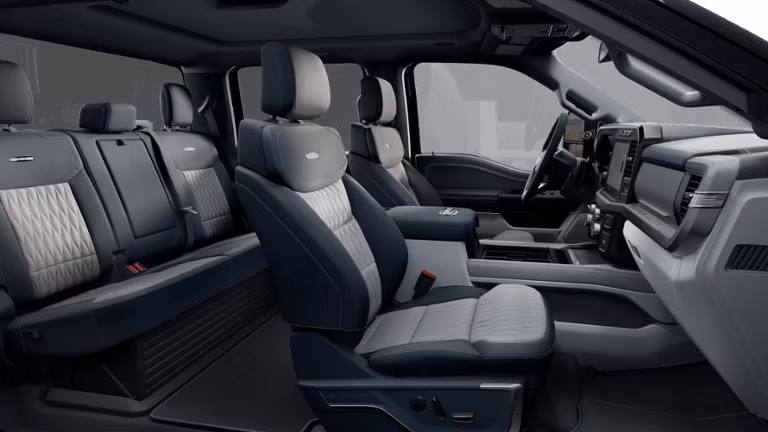 2025 Ford 2024 Super Duty® F-350® Platinum 6.8-litre V8 Regular Cab 4x2/4x4 - Image 2