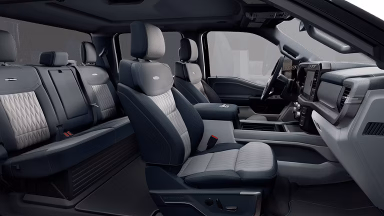 2025 Ford 2024 Super Duty® F-450® Limited 6.7L Power Stroke® V8 Turbo Diesel Crew Cab 4x2/4x4 - Image 4