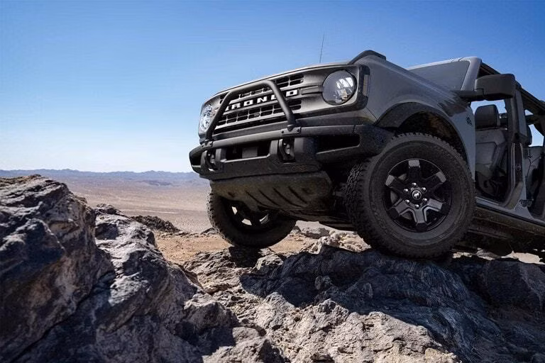 2025 Ford 2024 Bronco® Black Diamond™ 2.7L EcoBoost® Everglades™ (4-door) - Image 10