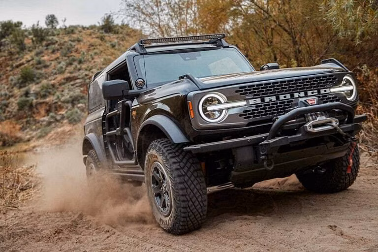 2025 Ford 2024 Bronco® Black Diamond™ 3.0L EcoBoost® Everglades™ (4-door) - Image 8