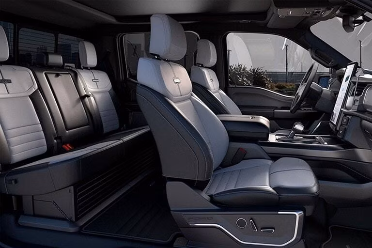 2025 Ford 2024 F-150 Lightning® Platinum® SuperCrew® 4x4 - Image 9