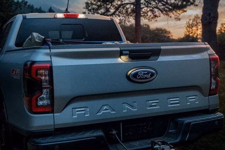 2025 Ford 2024 Ranger® XL 2.3L EcoBoost® I-4 SuperCrew 4x2 - Image 9