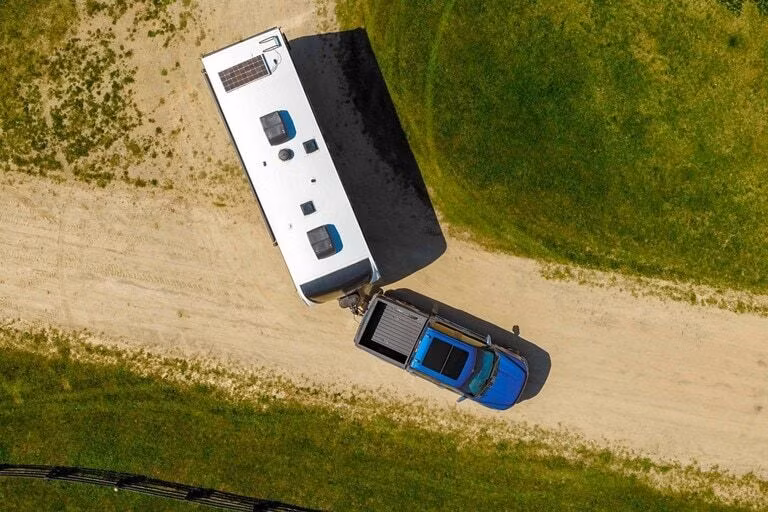 2025 Ford 2025 F-150® Platinum® 5.0L Ti-VCT V8 Regular Cab 8.0-ft Styleside 4x2 - Image 9