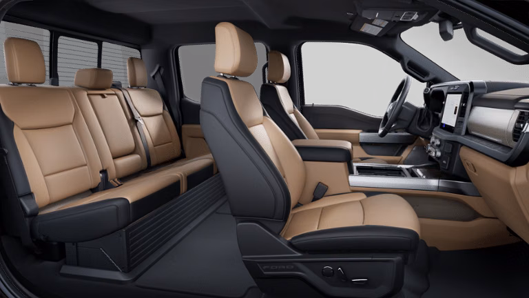 2025 Ford 2025 Super Duty® F-250® LARIAT 6.7L Power Stroke® V8 Turbo Diesel Crew Cab 4x2/4x4 - Image 6
