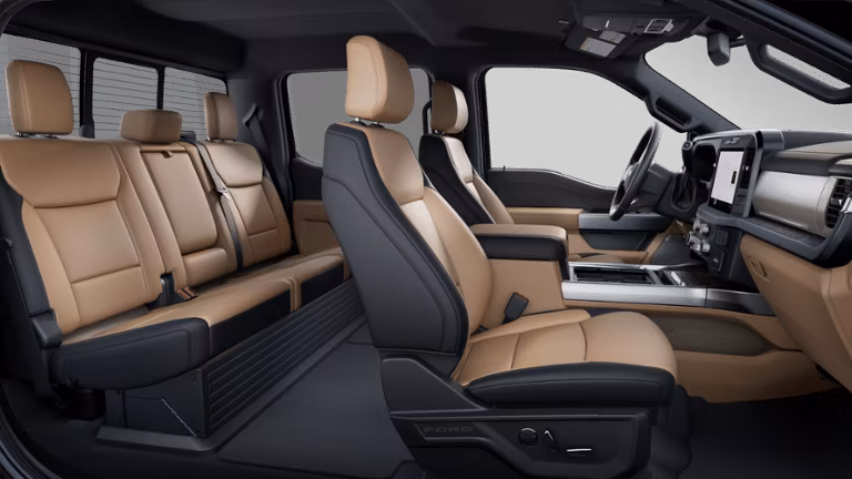 2026 Ford 2025 Super Duty® F-350® Lariat® 7.3L 2V DEVCT NA PFI V8 Gas Super Cab 4x2/4x4 - Image 6