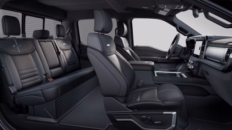 2026 Ford 2025 Super Duty® F-350® Platinum® 6.8L V8 Gas Regular Cab 4x2/4x4 - Image 6