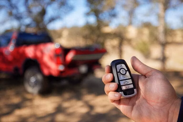2025 Ford 2025 Super Duty® F-450® King Ranch® 6.7L HO Power Stroke® V8 Turbo Diesel Crew Cab 4x2/4x4 - Image 9
