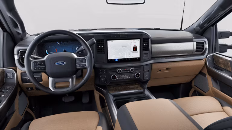 2025 Ford 2025 Super Duty® F-450® Lariat® 7.3L 2V DEVCT NA PFI V8 Gas Super Cab 4x2/4x4 - Image 7