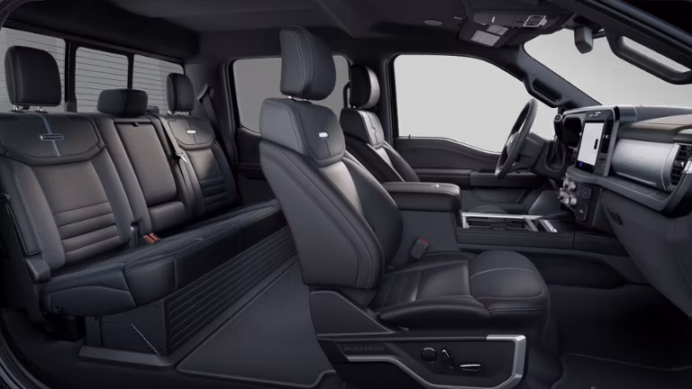 2025 Ford 2025 Super Duty® F-450® Platinum® 7.3L 2V DEVCT NA PFI V8 Gas Crew Cab 4x2/4x4 - Image 6