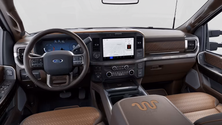2026 Ford 2025 Super Duty® F-450® King Ranch® 7.3L 2V DEVCT NA PFI V8 Gas Crew Cab 4x2/4x4 - Image 7