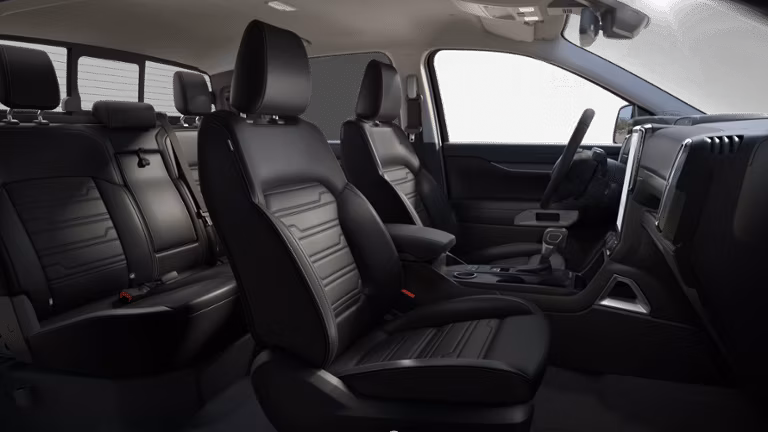 2025 Ford 2024 Ranger® Lariat 2.3L EcoBoost® I-4 SuperCrew® Styleside 4x4 - Image 6
