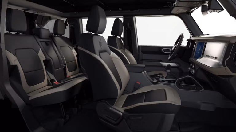 2025 Ford 2025 Bronco® Outer Banks® 2.3L EcoBoost® (2-Door) - Image 6