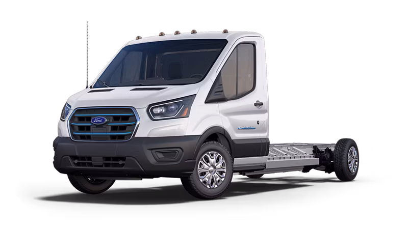 2025 Ford 2025 E-Transit™ Cutaway - Image 2