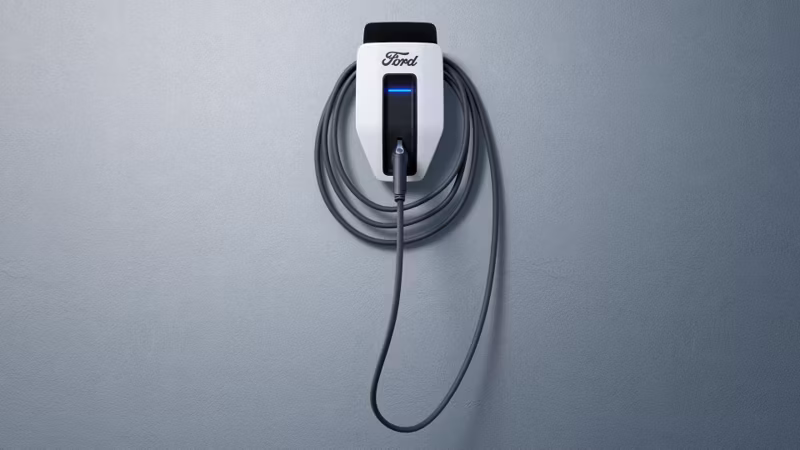 2026 Ford 2025 F-150® Lightning® Platinum® - Image 14