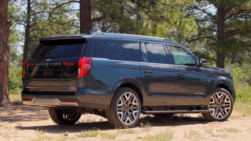 2025 Ford Expedition® MAX Platinum® 3.5L EcoBoost® V6 High-Output engine - Image 17